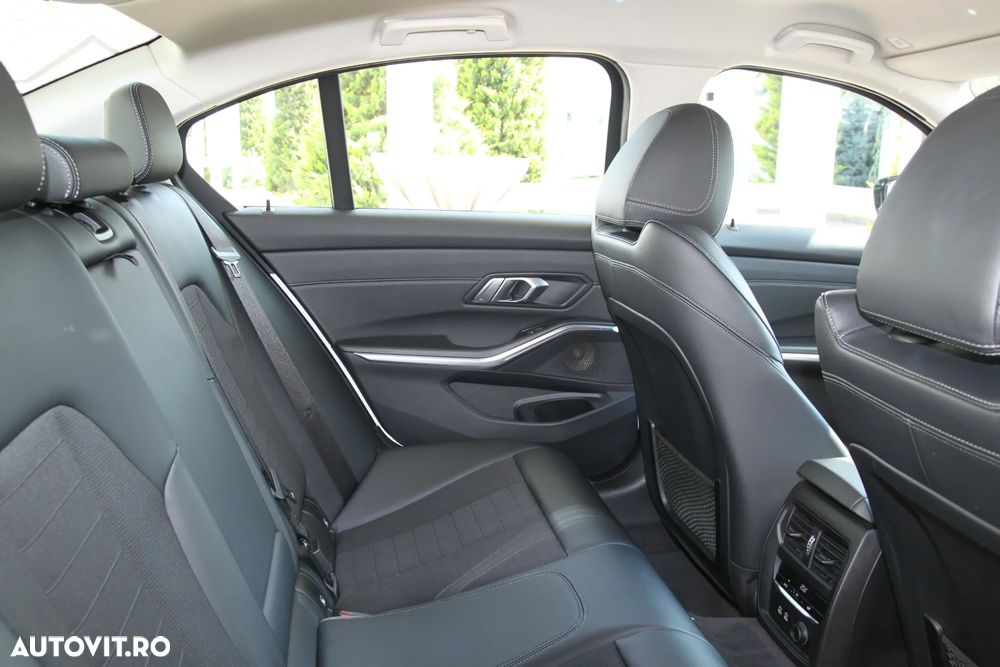 BMW Seria 3 320d xDrive AT Sport Line - 11