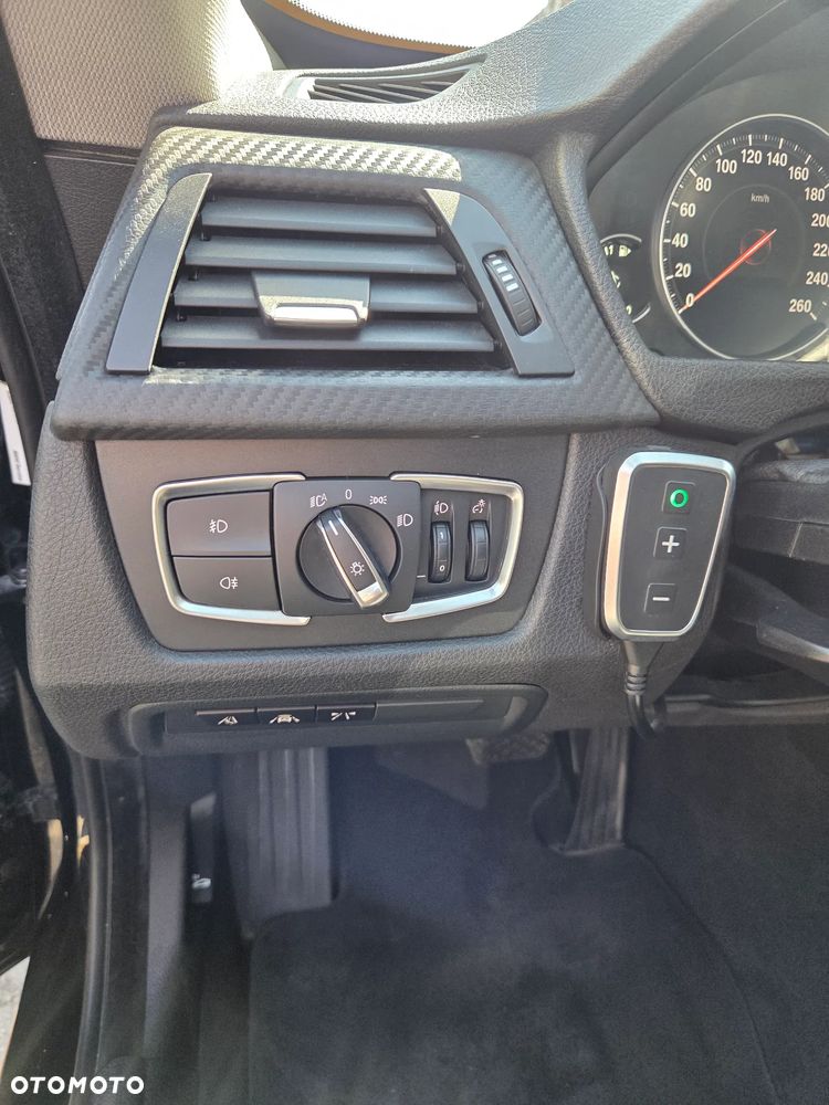 BMW Seria 3 320d xDrive - 17