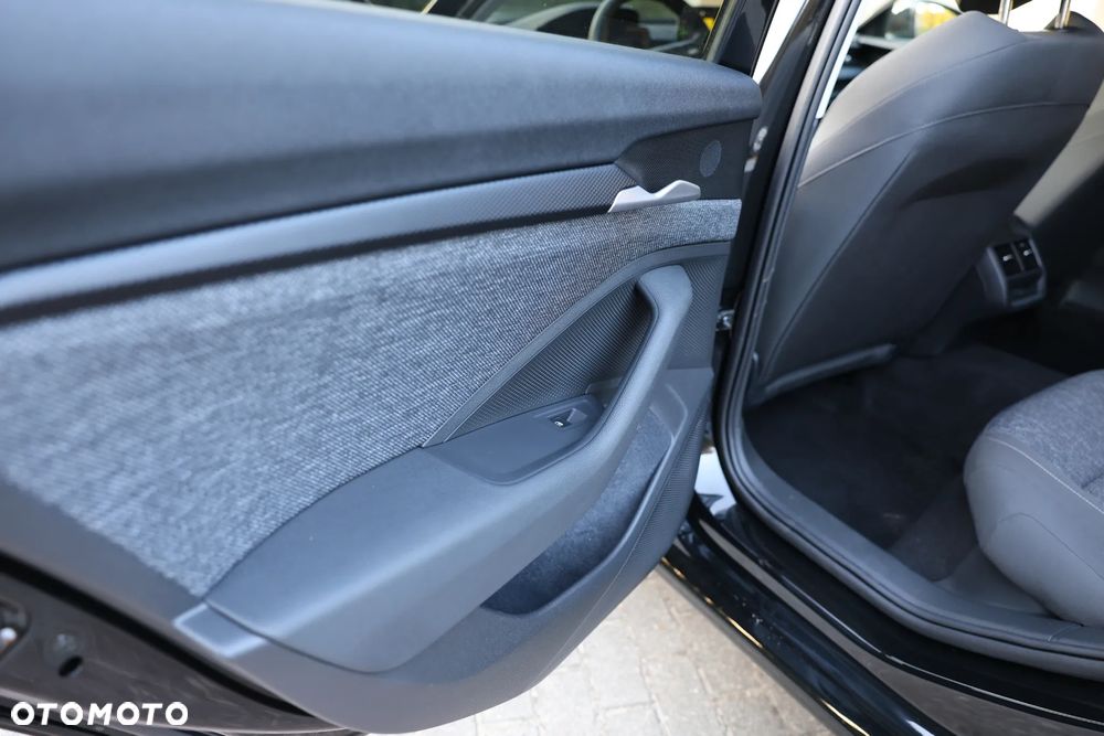 Skoda Superb 2.0 TDI SCR Essence DSG - 11