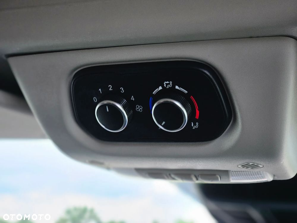 Ford Transit Kombi L2H3 Limited - 23