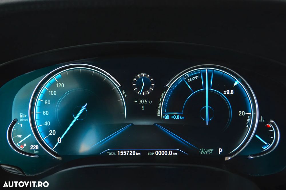BMW Seria 5 520d Aut. Luxury Line - 11
