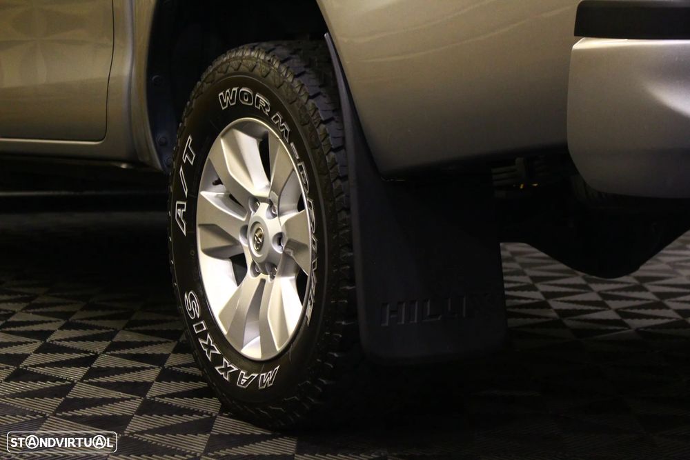 Toyota Hilux 2.4 D-4D 4WD Tracker - 14