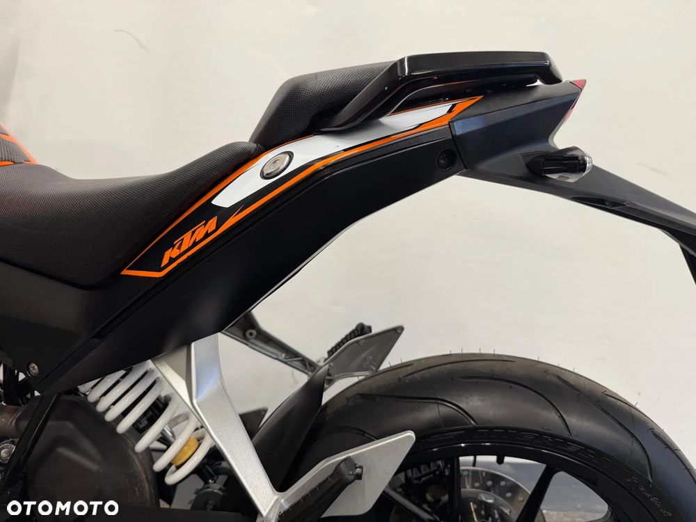 KTM Duke 125 - 26