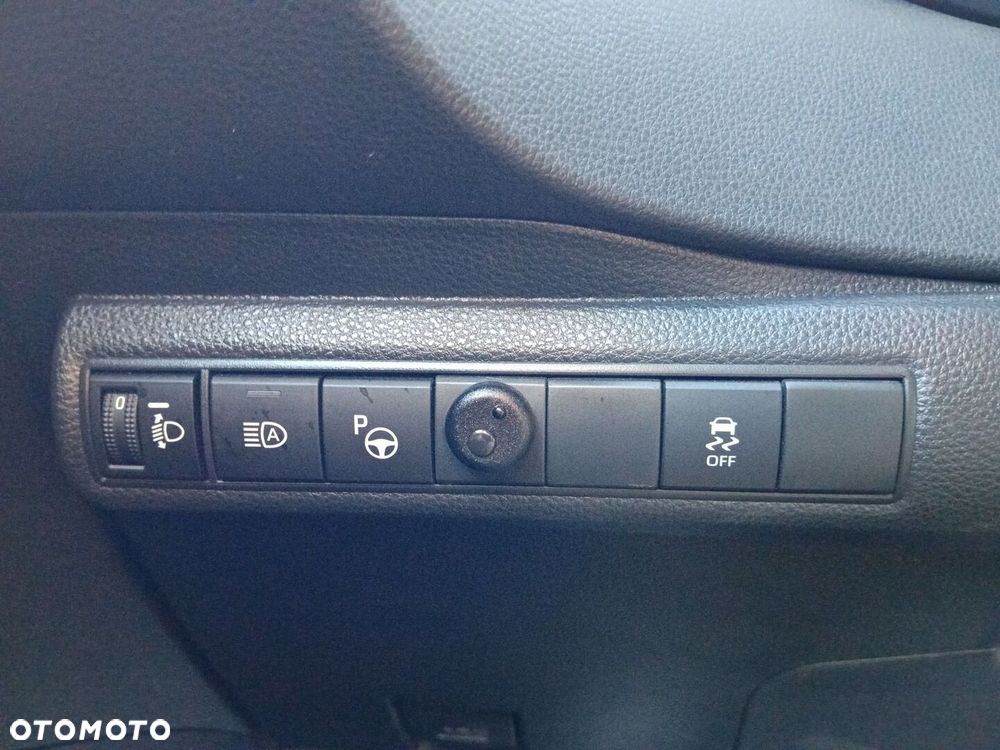 Toyota Corolla 1.8 Hybrid GR Sport - 18