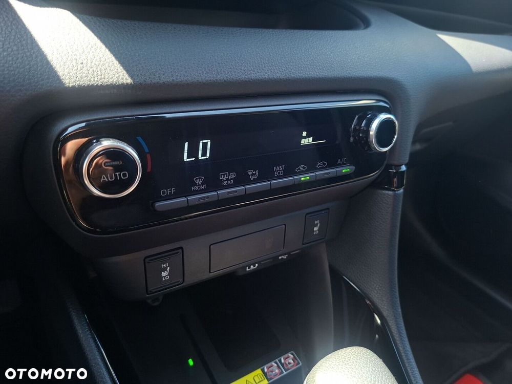 Toyota Yaris Hybrid 1.5 Style - 25