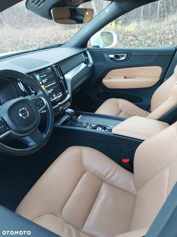 Volvo XC 60 T6 AWD Geartronic Momentum - 16