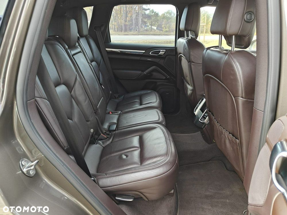 Porsche Cayenne - 18