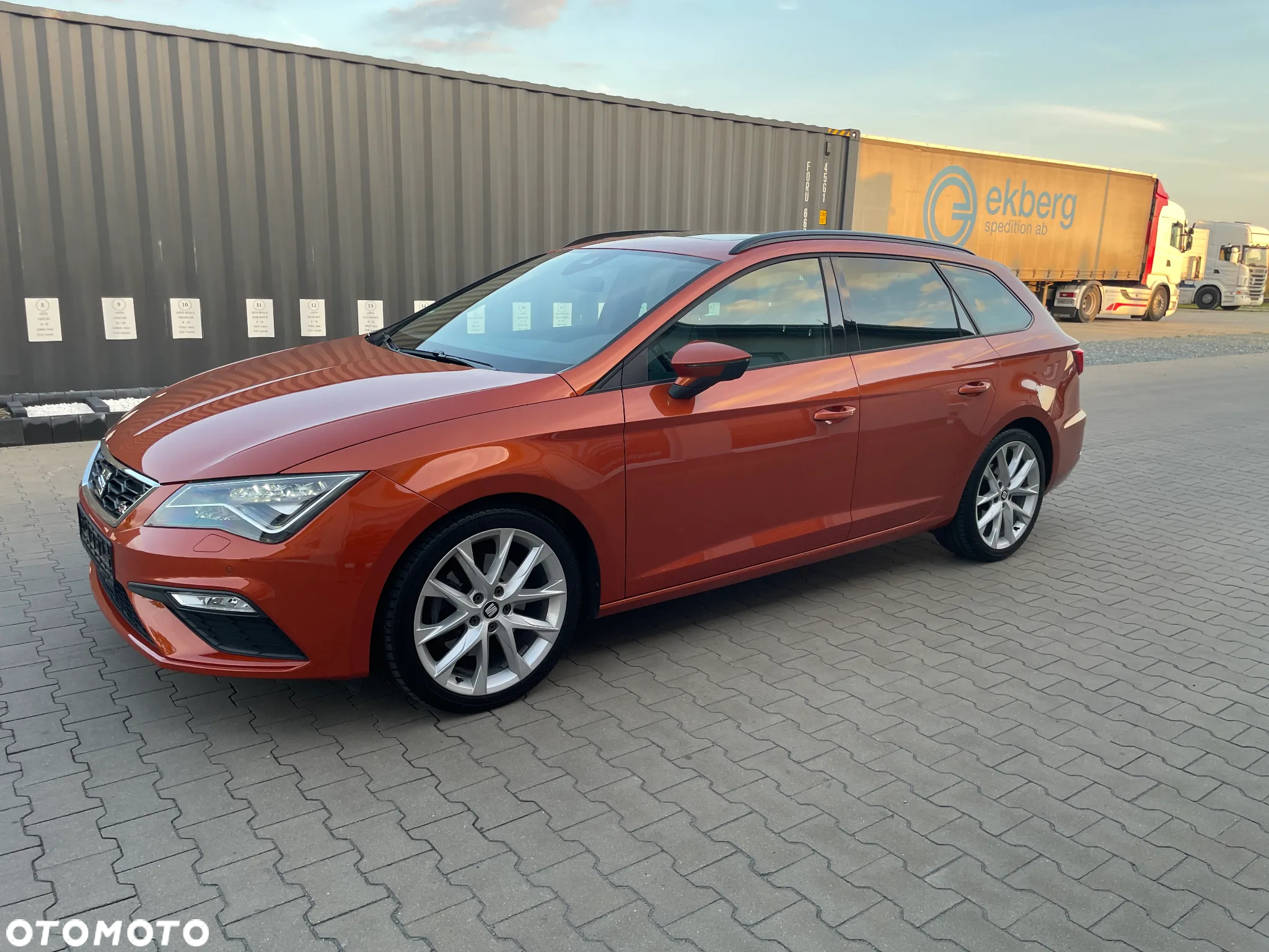 Seat Leon Sportstourer 2.0 TSI OPF DSG FR Plus - 11