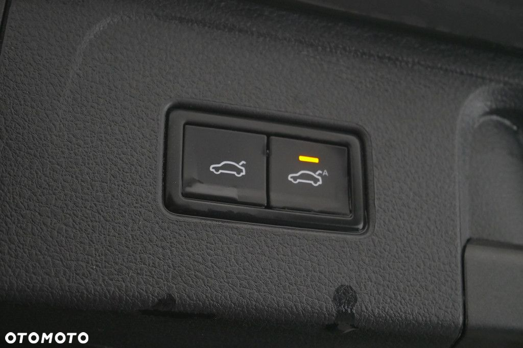 Volkswagen Passat 2.0 TDI Elegance DSG - 17