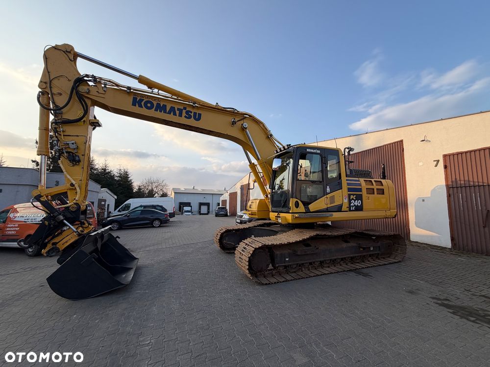 Komatsu PC240LC-11 - 3