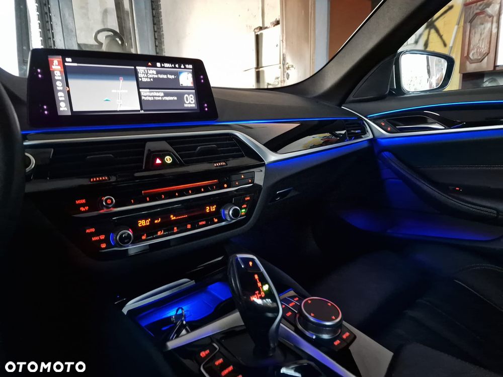 BMW Seria 5 530e iPerformance Sport Line sport - 10