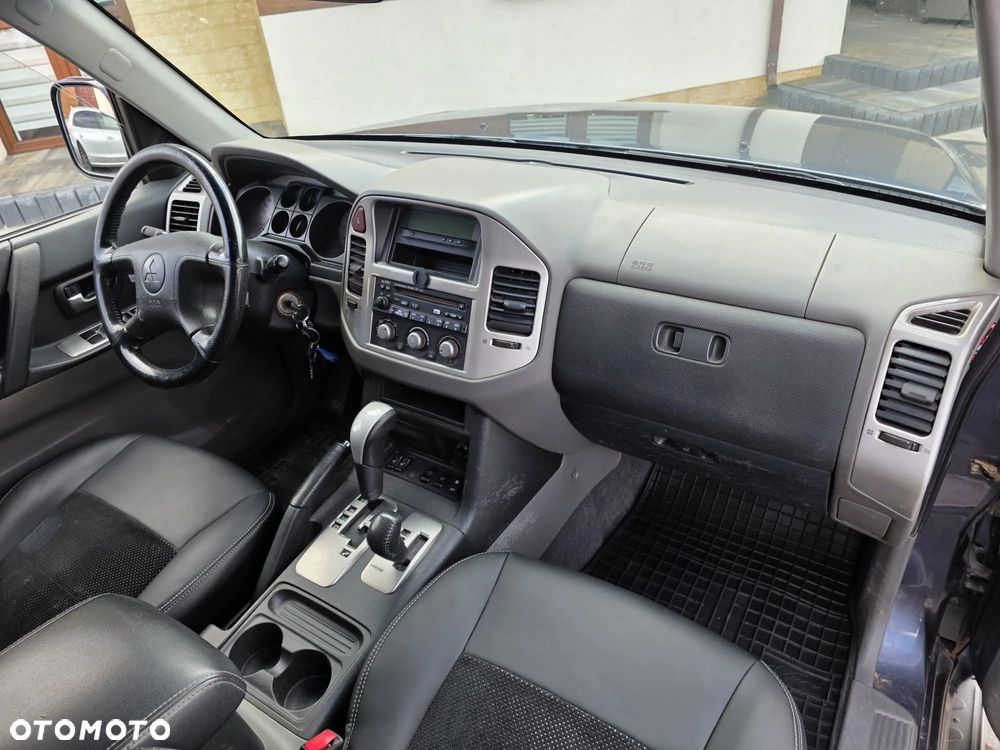 Mitsubishi Pajero 3.2 DID Instyle DAKAR - 18
