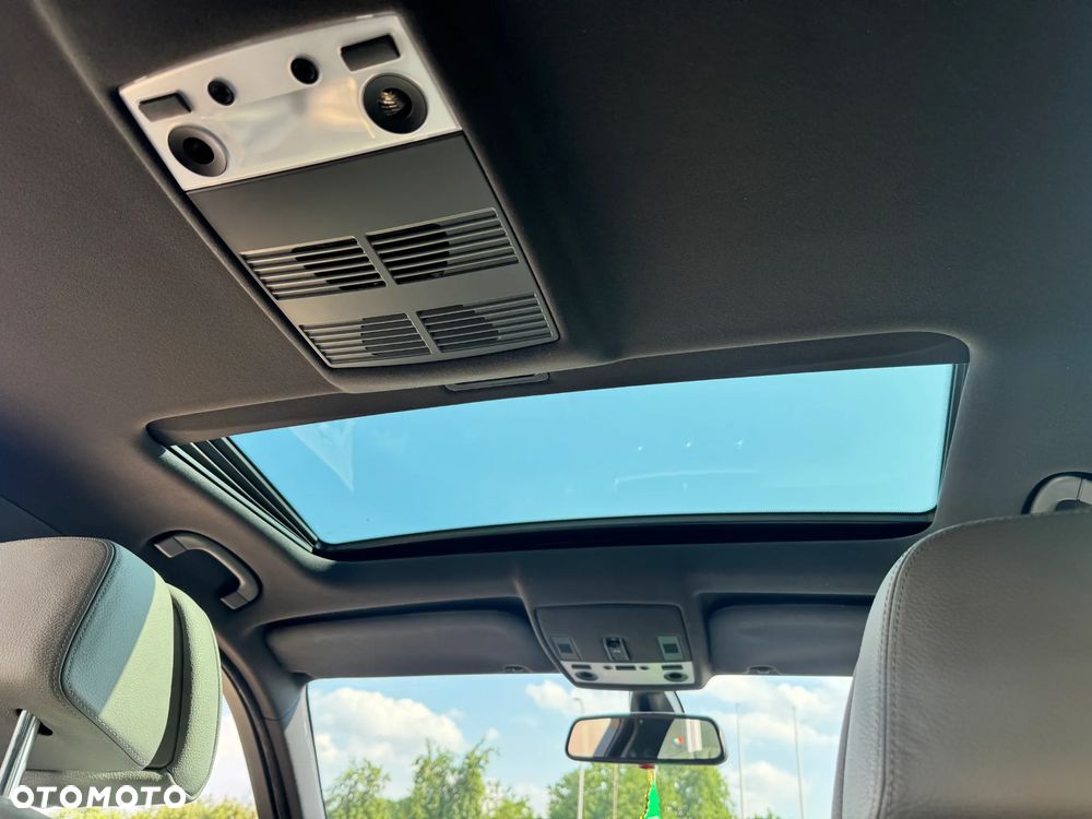 BMW Seria 5 530i xDrive Edition Sport - 12