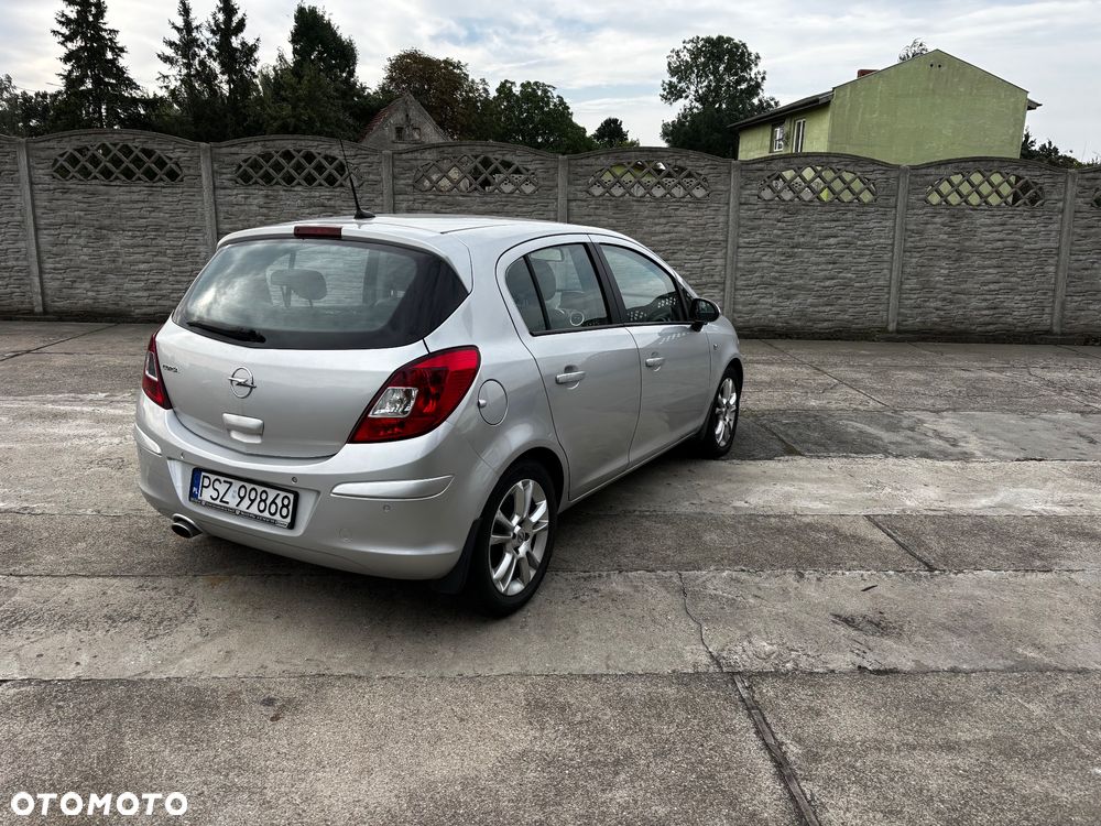 Opel Corsa 1.4 16V Cosmo - 6