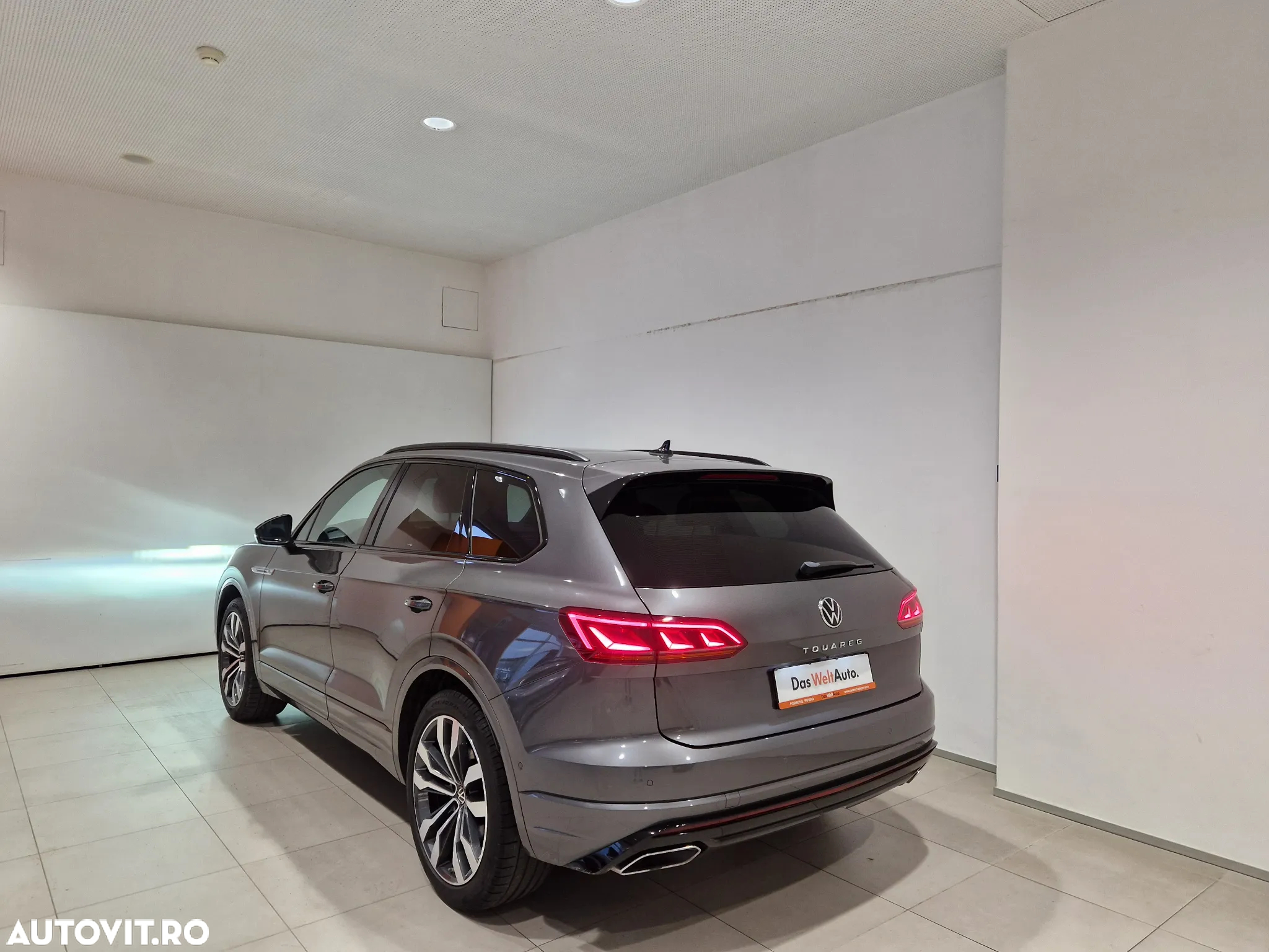 Volkswagen Touareg V6 TDI 4MOTION R-Line - 3