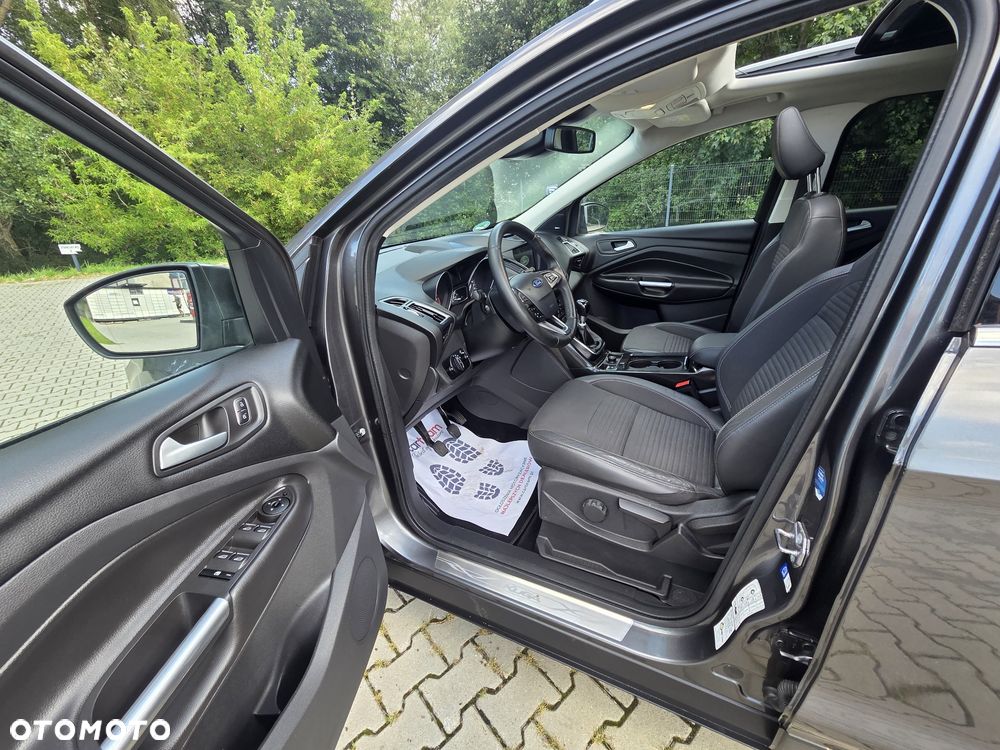 Ford Kuga 2.0 TDCi 2x4 Titanium - 10