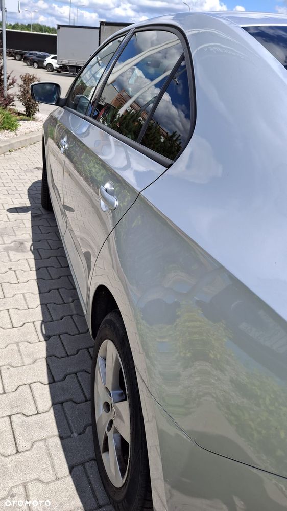 Skoda RAPID 1.2 TSI Ambition - 4