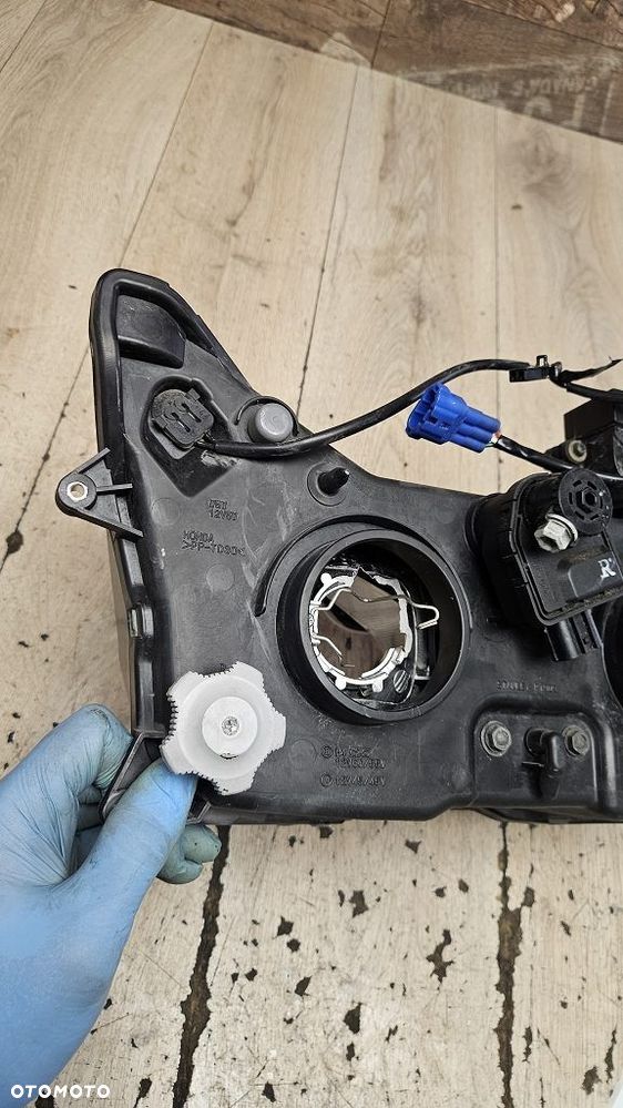 Reflektor lampa Honda ST1300 Pan European - 15