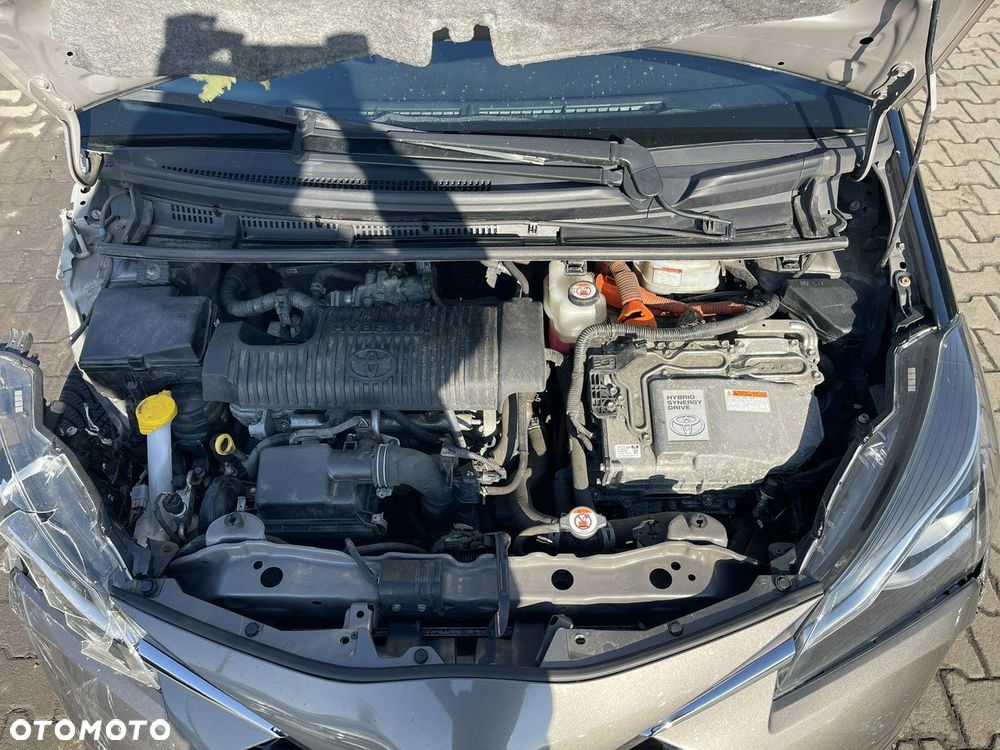 Toyota Yaris Hybrid 100 Selection Pure - 11