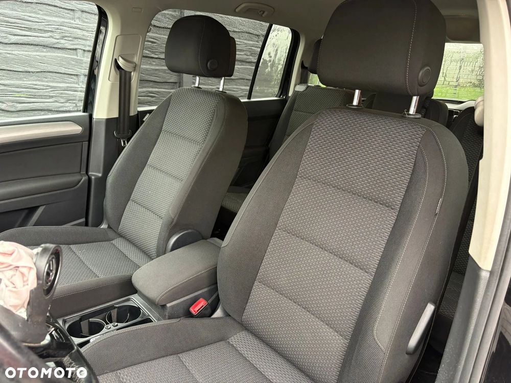 Volkswagen Touran 1.6 TDI SCR BlueMotion Technology DSG Comfortline - 10