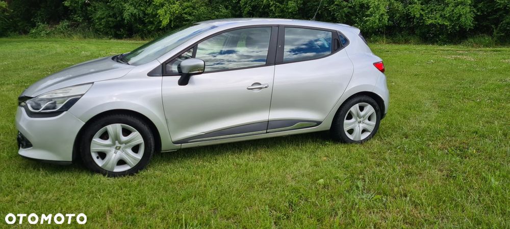 Renault Clio 1.2 16V 75 Life - 6