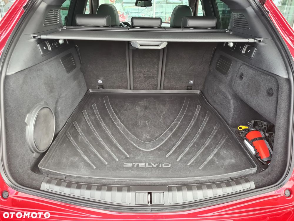 Alfa Romeo Stelvio 2.0 Turbo Veloce Q4 - 33