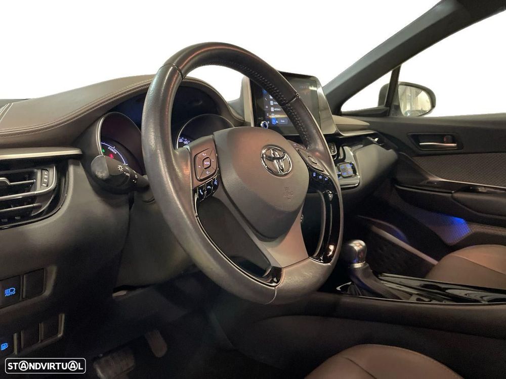 Toyota C-HR — fotografia 9
