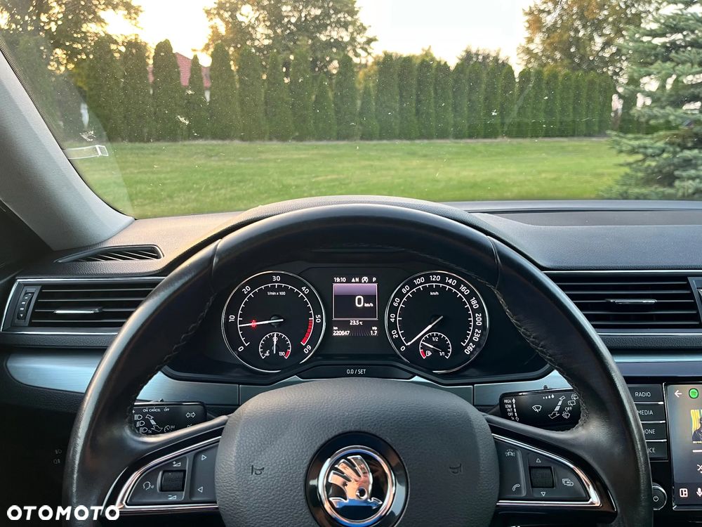 Skoda Superb 1.6 TDI Ambition DSG - 12