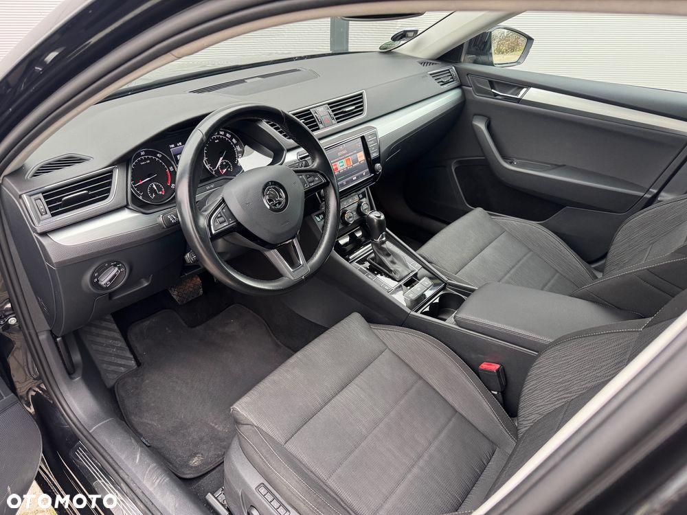 Skoda Superb 2.0 TDI DSG Premium Edition - 29