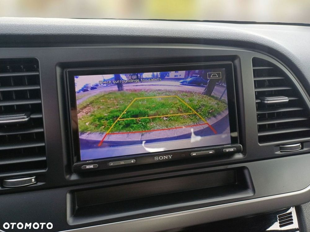 Hyundai Elantra - 22