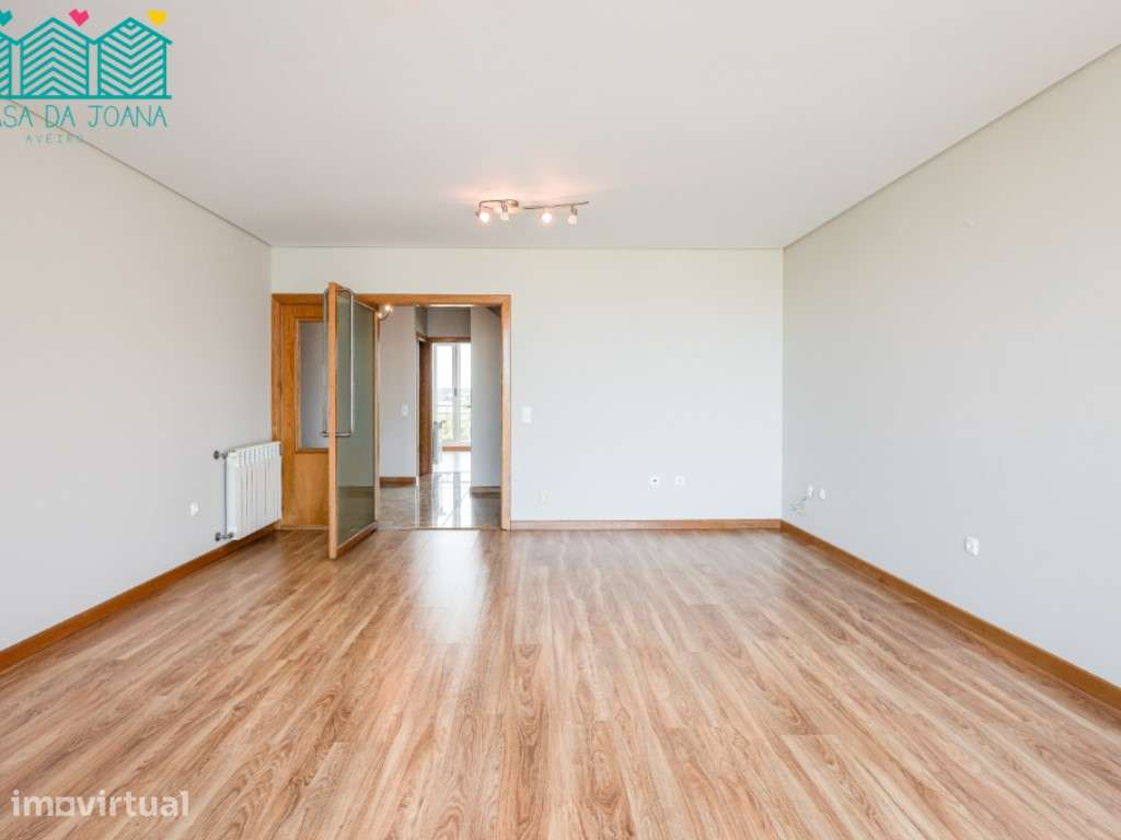 Apartamento T4 Duplex com vista ria - Grande imagem: 4/47