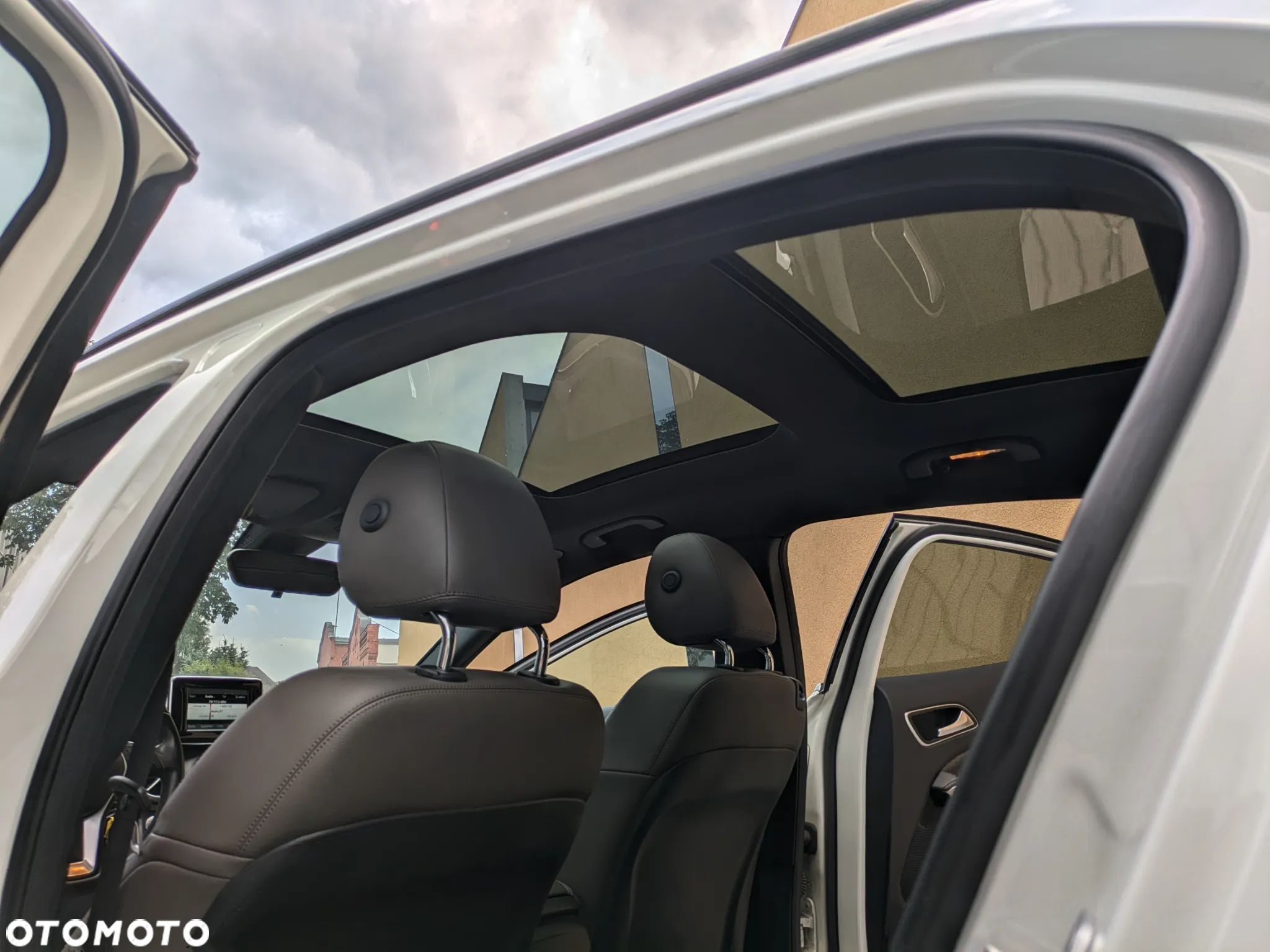 Mercedes-Benz GLA 200 UrbanStyle Edition - 21
