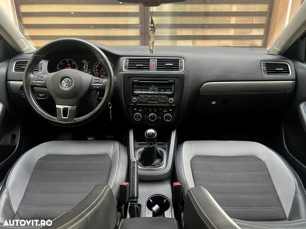 Volkswagen Jetta 1.6 TDI CR DPF Highline - 24