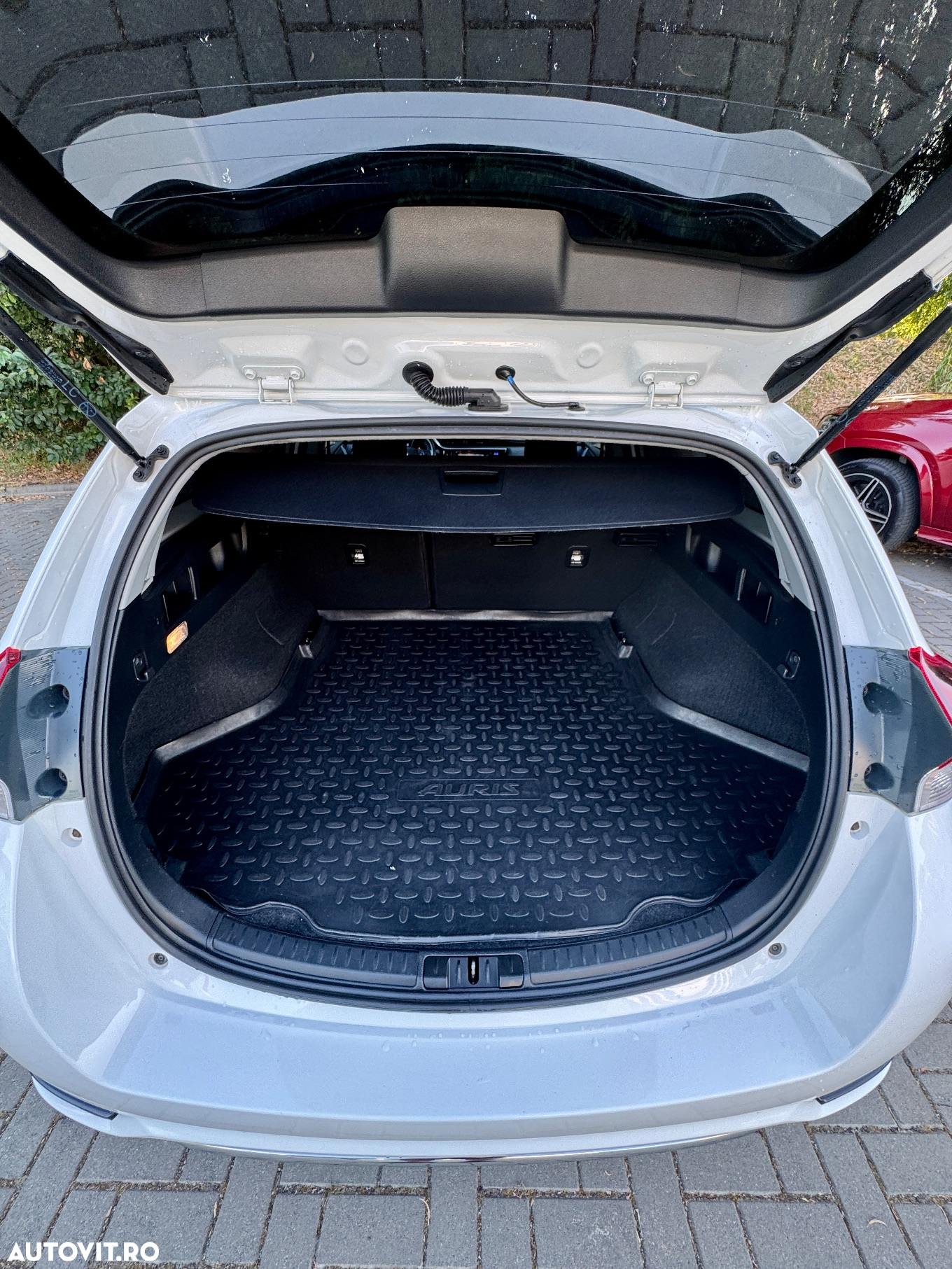 Toyota Auris 1.8 VVT-i Hybrid Automatik Touring Sports Edition - 9