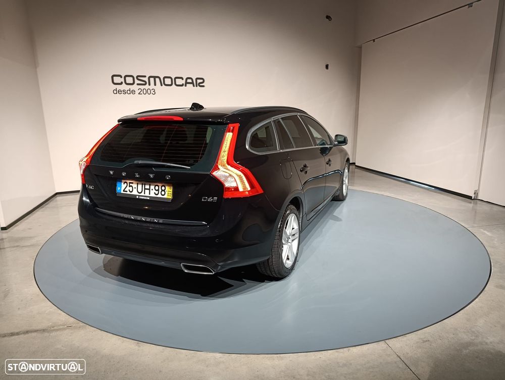 Volvo V60 2.4 D6 Momentum AWD Phev - 7