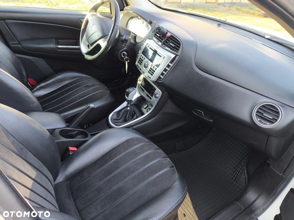 Lancia Delta 1.4 TurboJet 16v Gold - 8