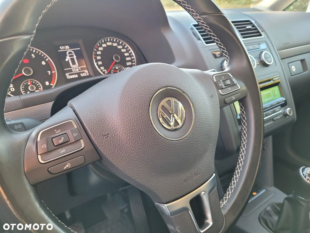Volkswagen Touran - 30
