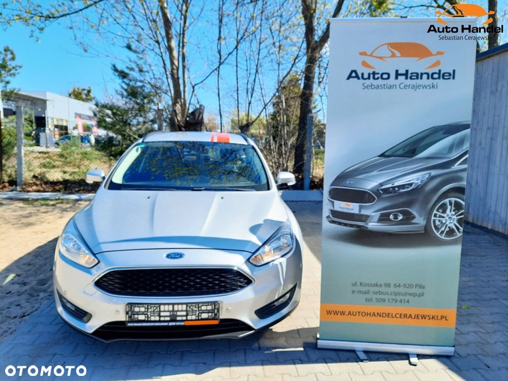 Ford Focus 1.0 EcoBoost STart-Stopp-System TITANIUM - 4