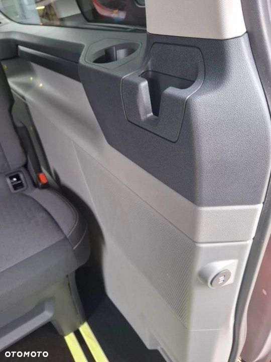 Ford Tourneo Custom - 11