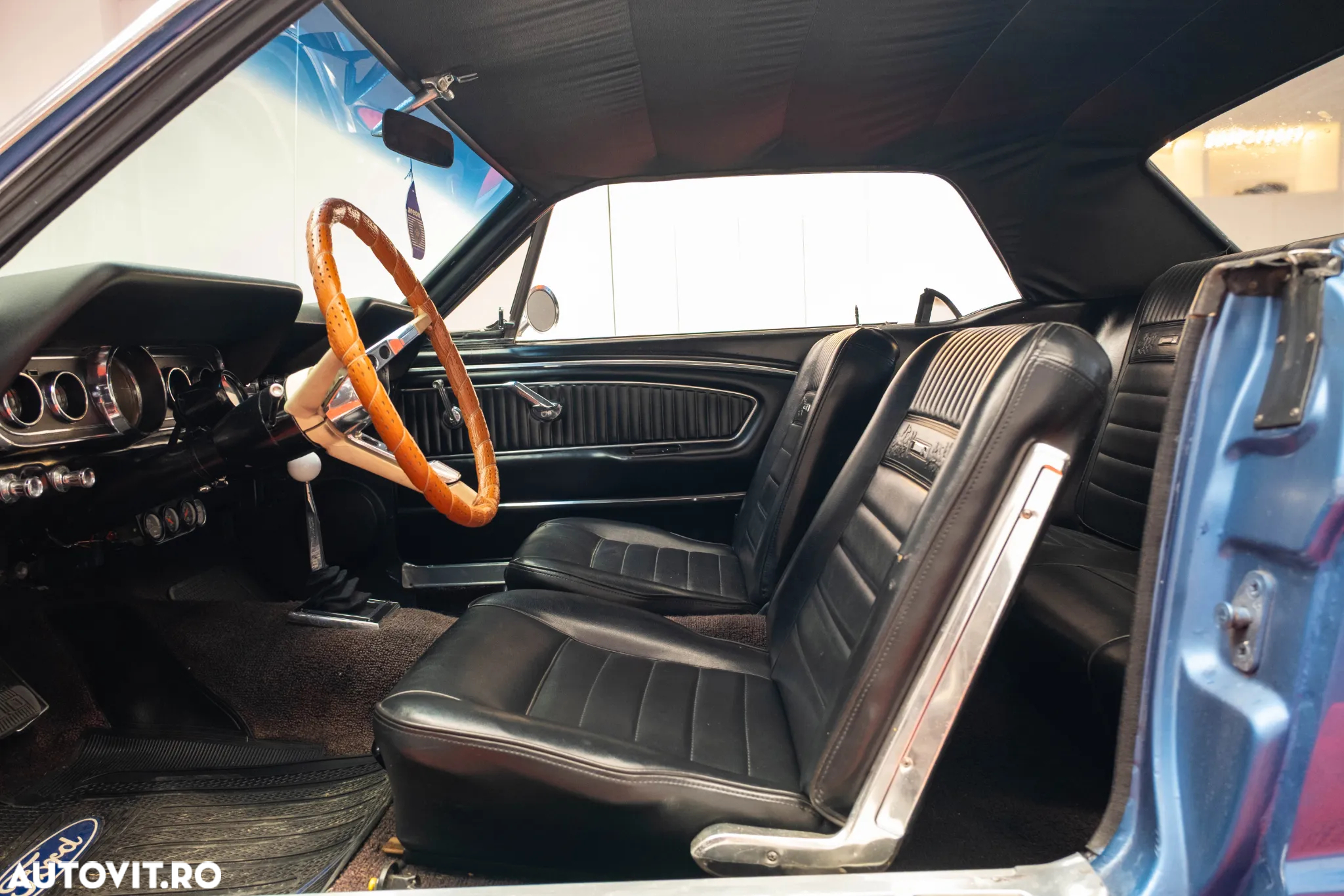 Ford Mustang - 16