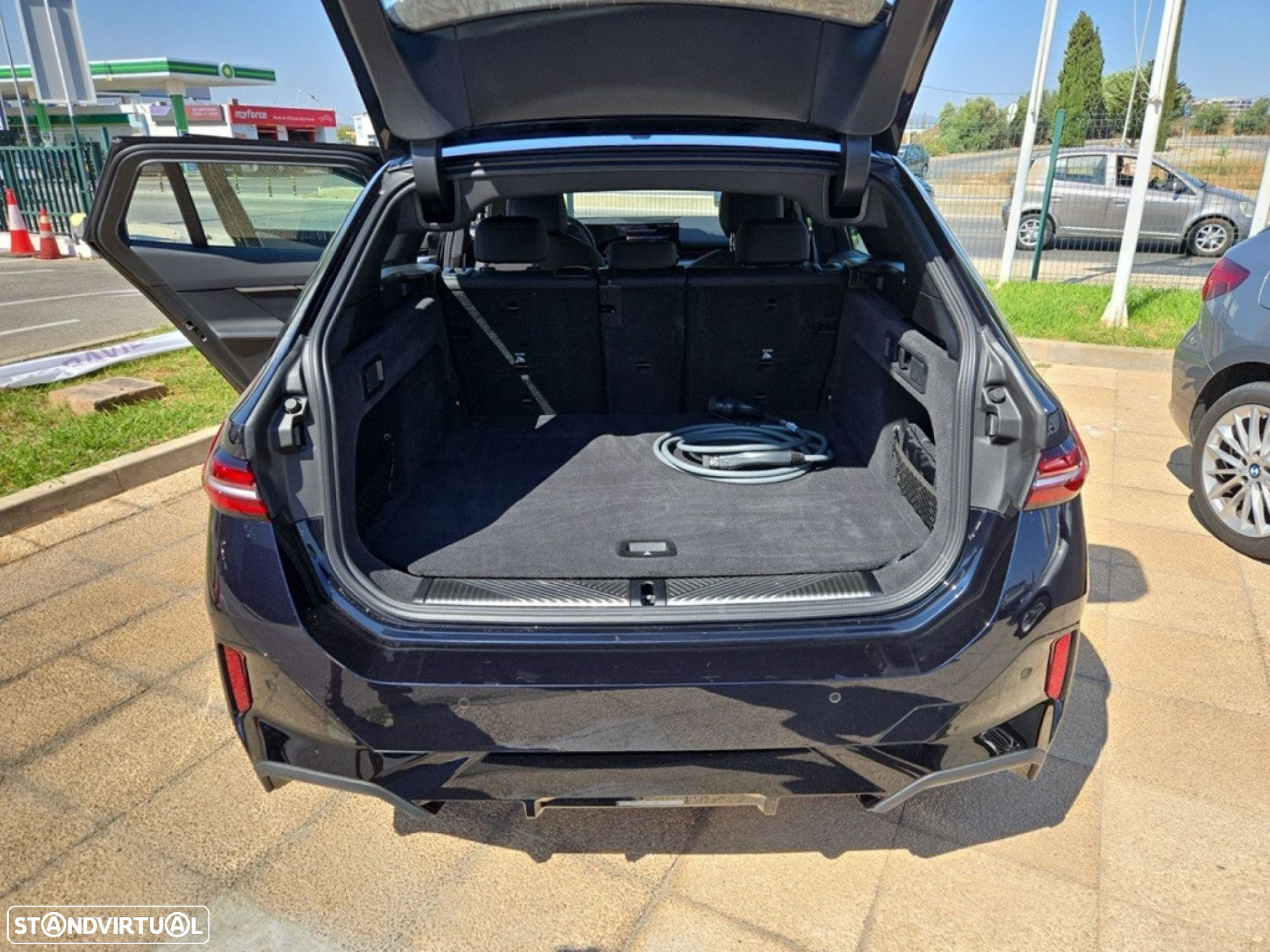 BMW 530 e Pack Desportivo M - 17