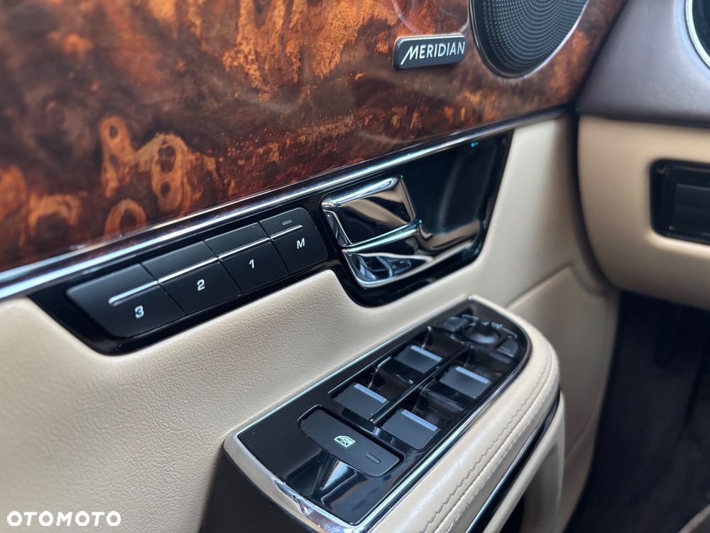 Jaguar XJ 3.0 T Premium Luxury - 17