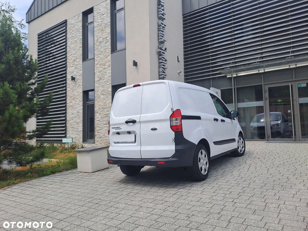 Ford Transit Courier - 4