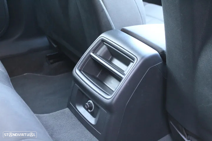 Audi A4 Avant 2.0 TDI Advance - 38