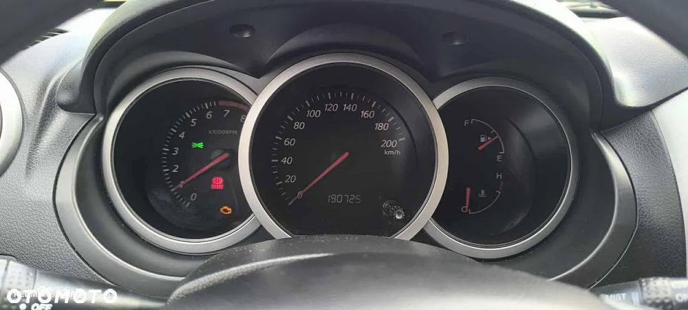 Suzuki Grand Vitara 2.0 - 13