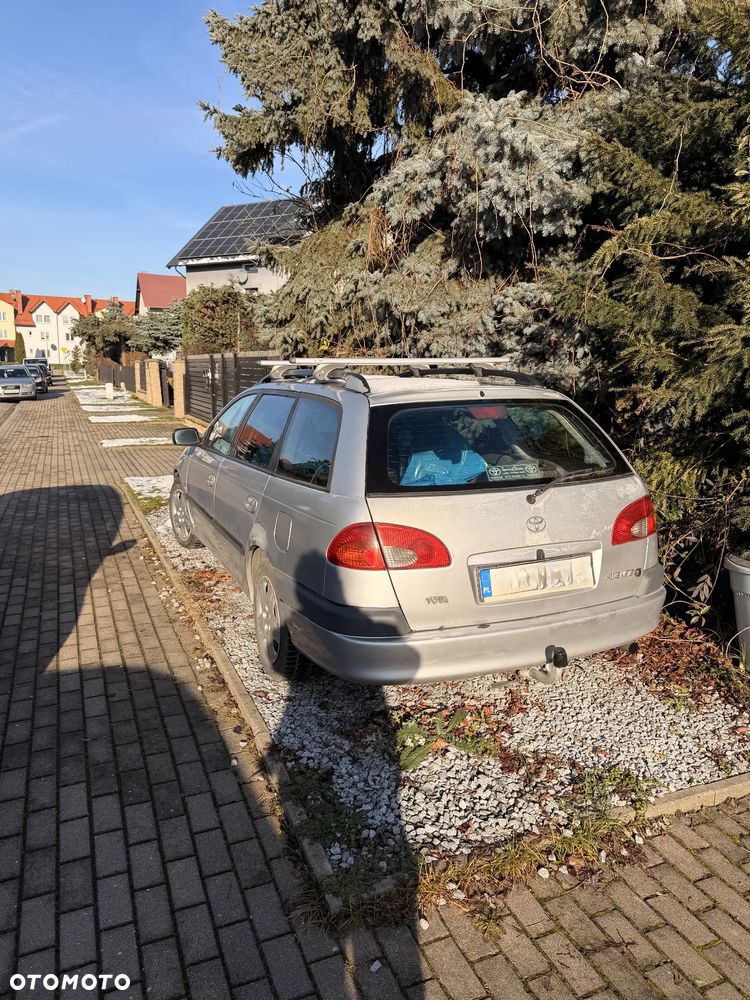 Toyota Avensis - 3
