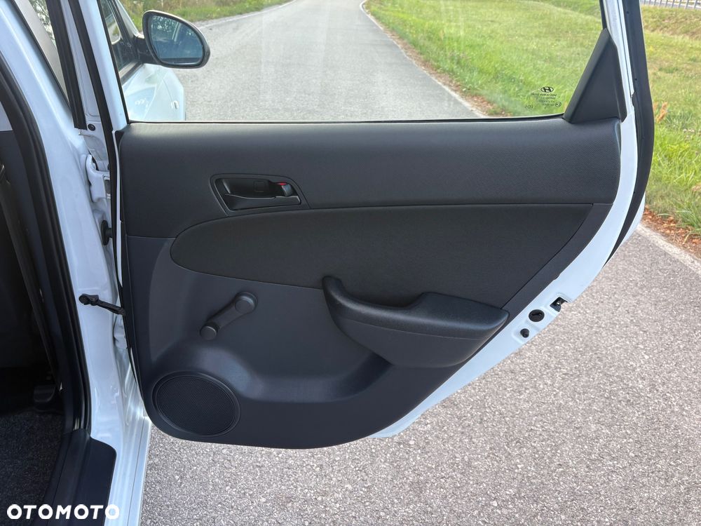 Hyundai i30 1.4 Base + - 33