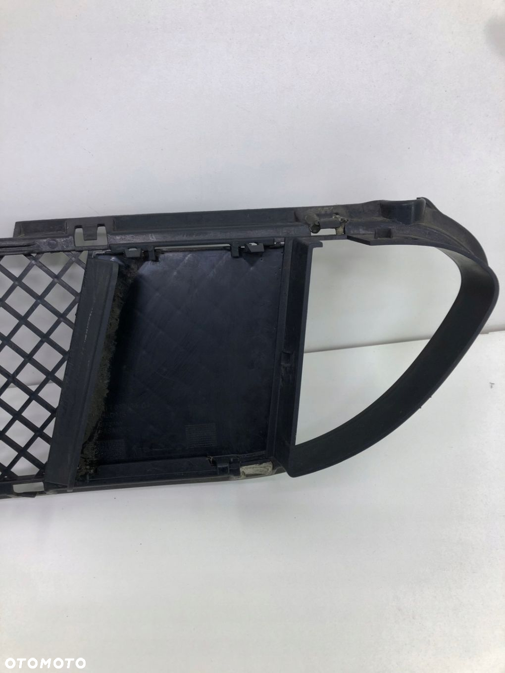 BMW E60 E61 KRATKA ZDERZAKA PRZÓD ŚRODKOWA M-PAKIET 7896586 - 6