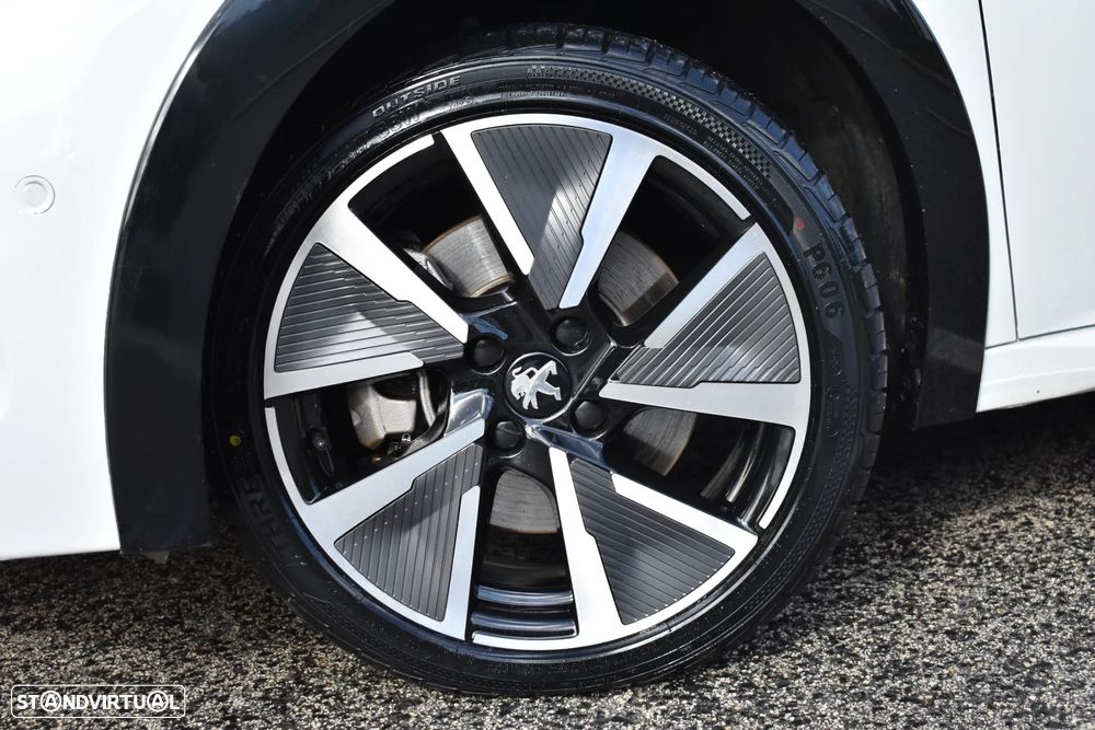 Peugeot e-208 GT - 20