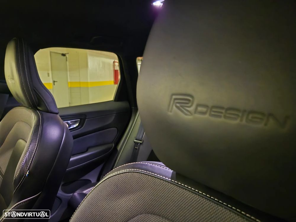 Volvo XC 60 2.0 D4 R-Design Geartronic - 32